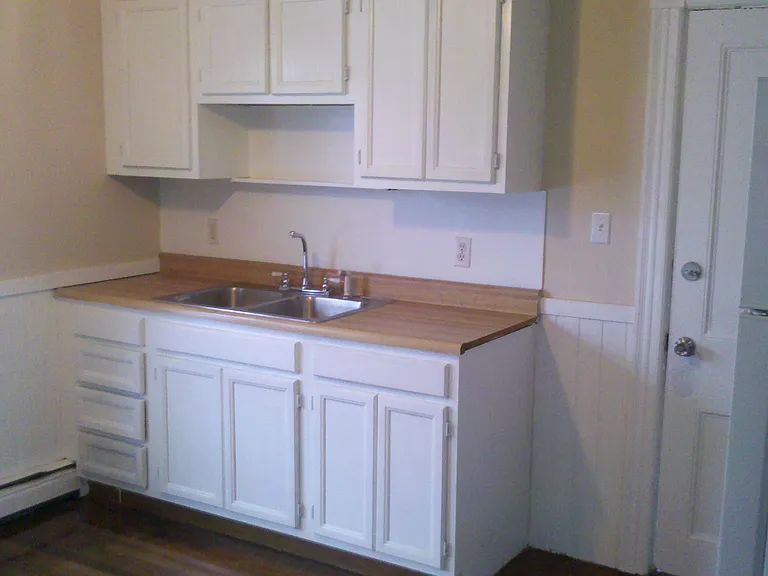192 Clarence St #2 — Photo 1