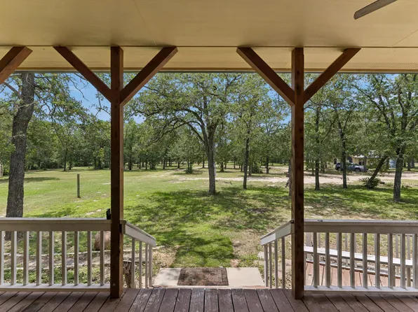 1811 W Old Lockhart Rd, West Point, TX 78963