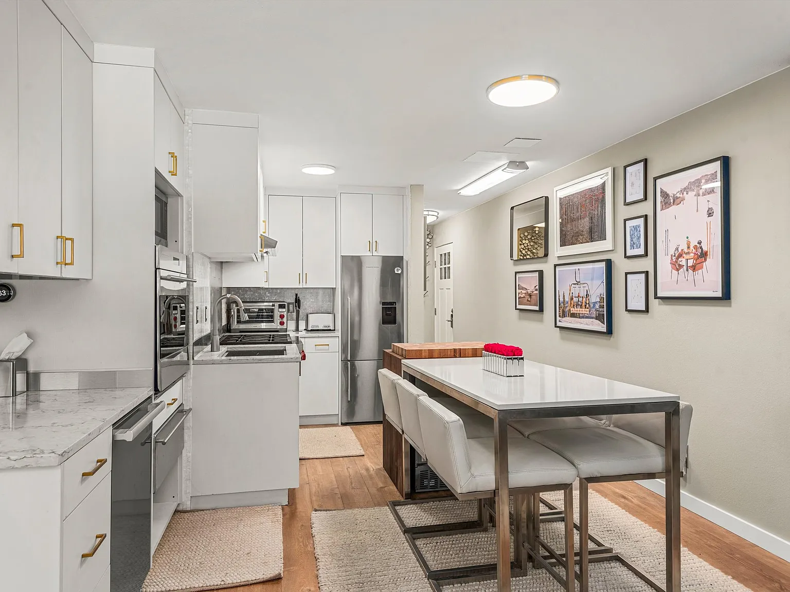 2 bed, 880 sqft, $13,000 — Photo 3