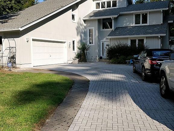 3rd image of 2200 Sandy Woods Cir