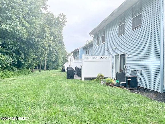 4th image of 82 Cliffwood Avenue W #17