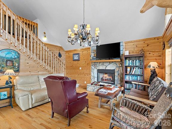 4th image of 49 Pinnacle Rd