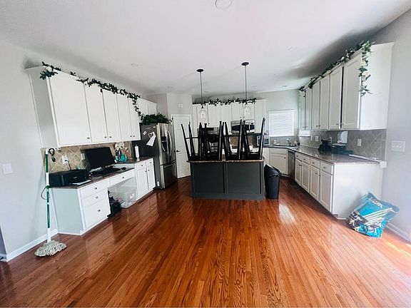 4th image of 2188 McLaughlin Dr