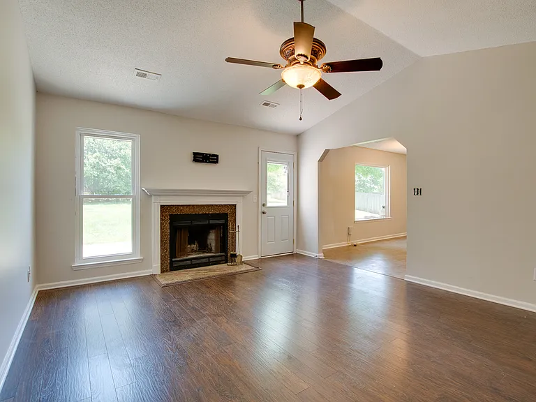 238 Barberry Ln — Photo 4