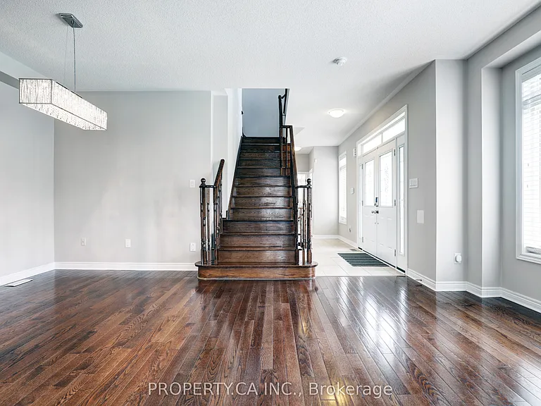 41 Spruce Pine Cres — Photo 7