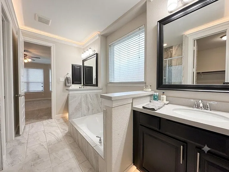 11611 Arbirlot Dr — Photo 14