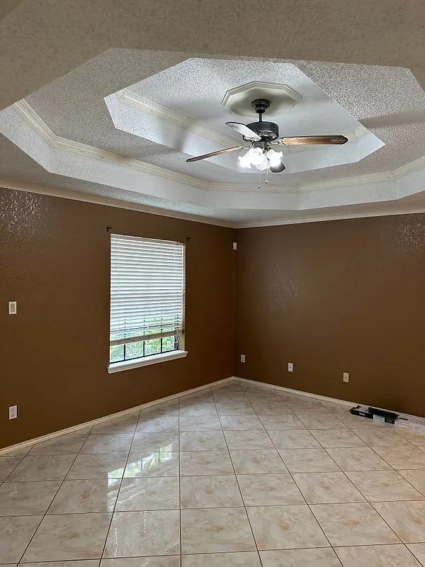 3 bed, 2.0 bath, 1212 sqft, $1,750 — Photo 3