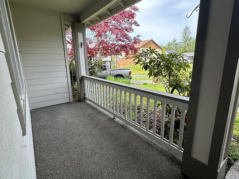 408 Saratoga St — Photo 2