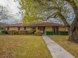 207 Sunrise Dr, Waxahachie, TX 75165