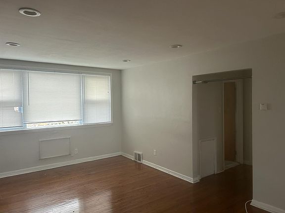4th image of 1411 N 76th St APT 4C