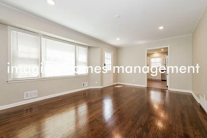 8621 W 88th Ter — Photo 12