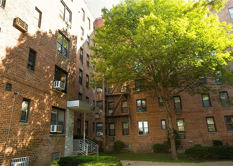 1st image of 2525 W 2nd St APT 1F