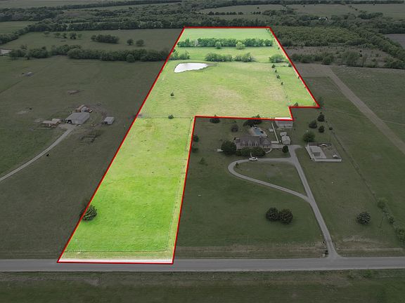 2nd image of 999 E Line Rd