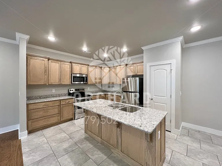 580 Bradford Dr — Photo 6