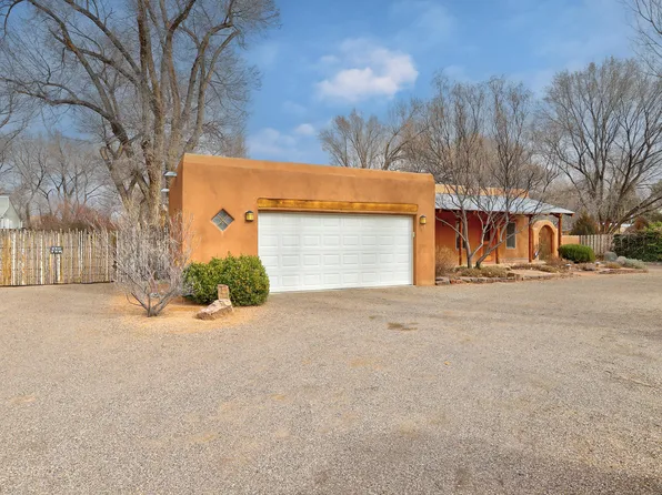 913 Green Valley Rd NW, Los Ranchos De Albuquerque, NM 87107