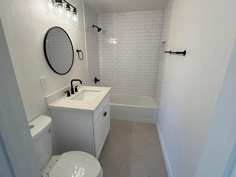 546 S Hobson #A — Photo 22