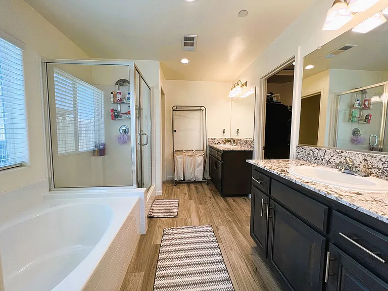 2331 Vineyard Ct — Photo 5