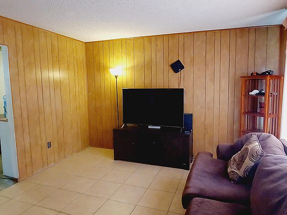 3rd image of 9714 Penjamo Dr