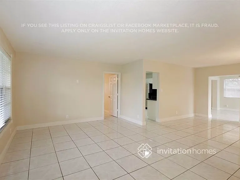 781 SW 64th Ter — Photo 4