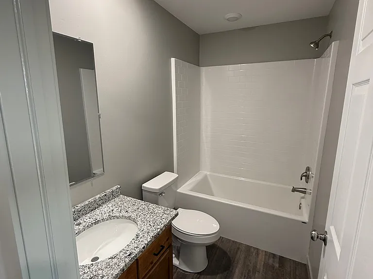 501 N Main St #D — Photo 8