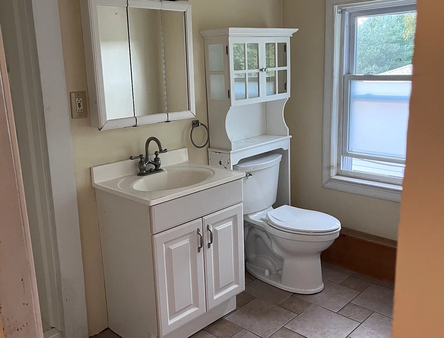 3 bed, 1000 sqft, $2,650 — Photo 3