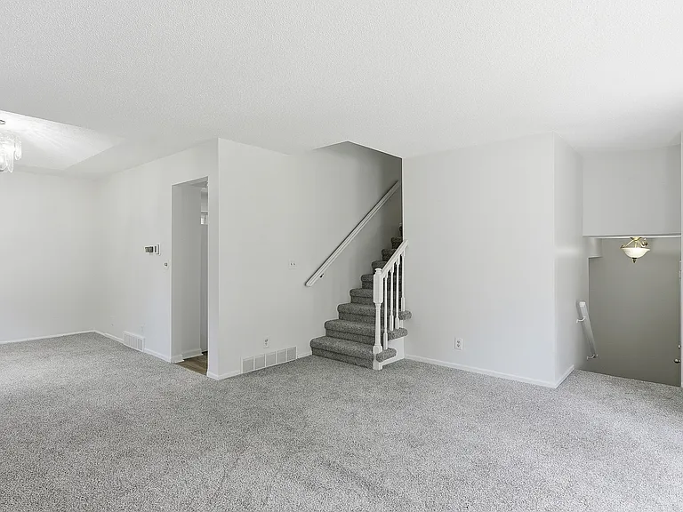 2217 S 164th Cir — Photo 18