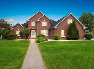 3261 Highland View Ln, Green Bay, WI 54311