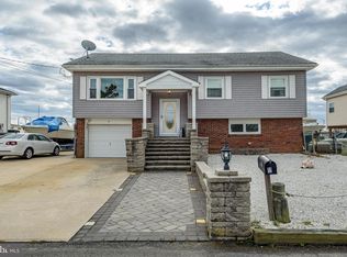 11 W Delaware Dr, Little Egg Harbor, NJ 08087