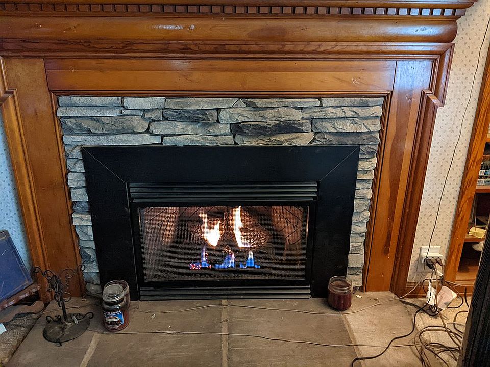 Gas fireplace