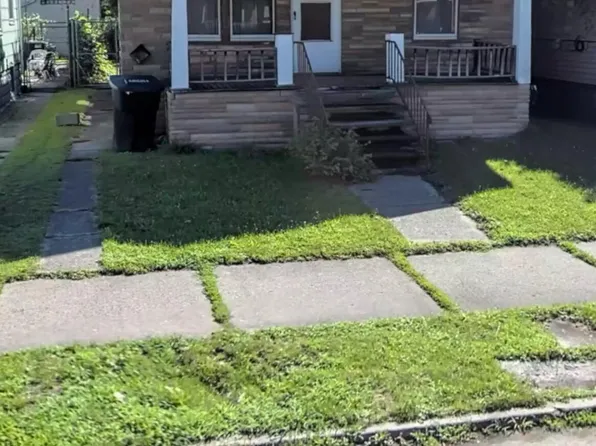 13502 Anglin St, Hamtramck, MI 48212