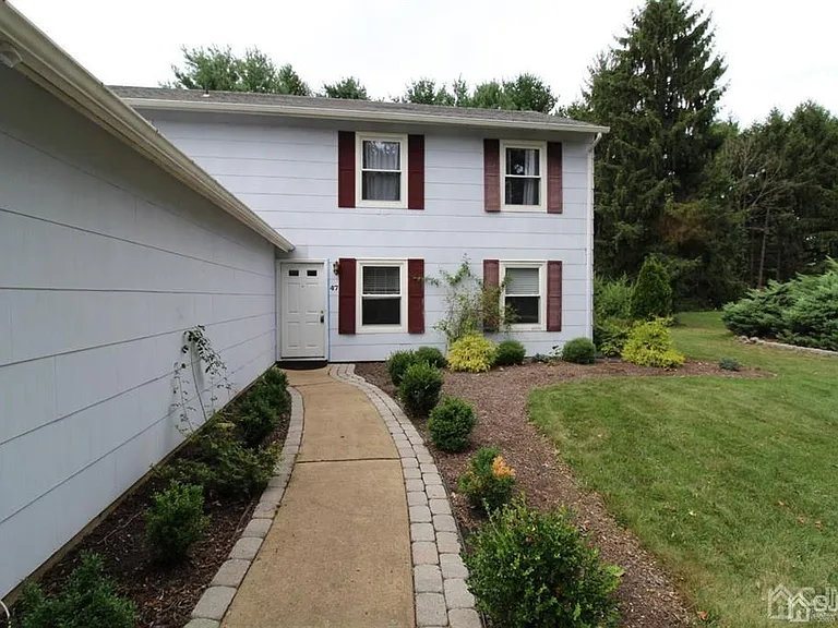 47 Linden Ln — Photo 29