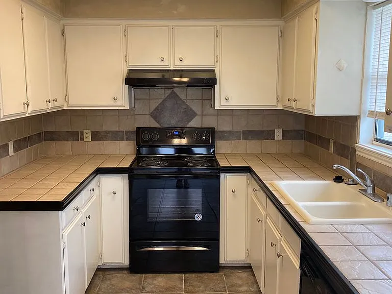 9303 Flint Ave — Photo 46