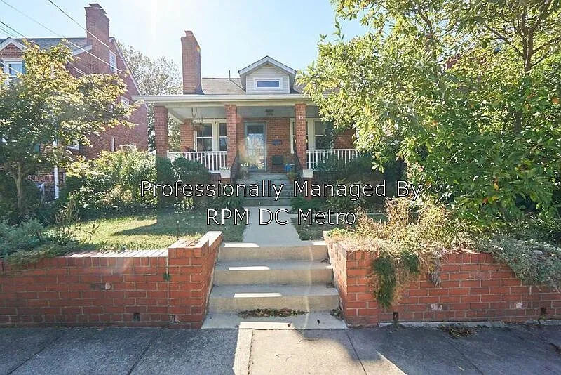 15 Jefferson St NE photo 1