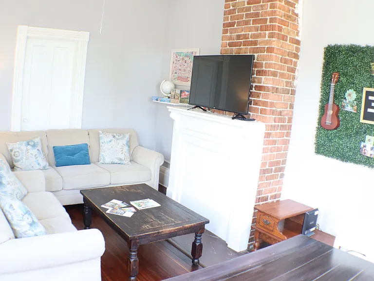 318 W Duffy St #B — Photo 7