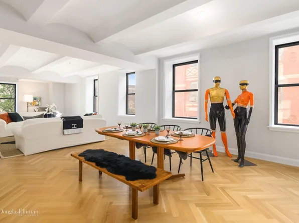 275 West 10th Street image 1 of 17