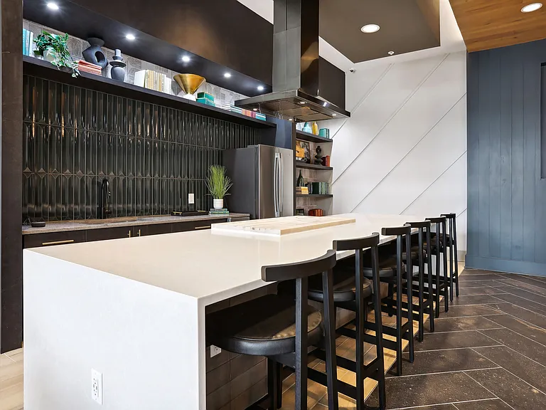 Chandler Residences — Photo 13