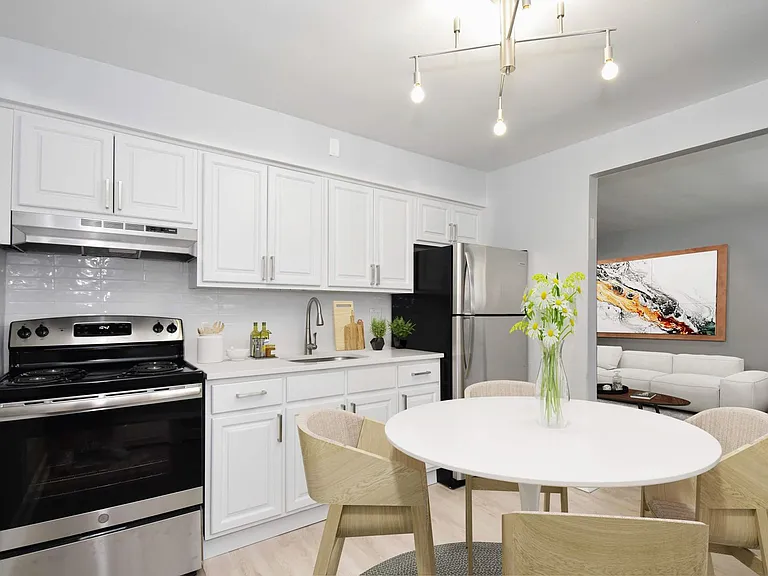 Lavana Falls Apartments — Photo 9