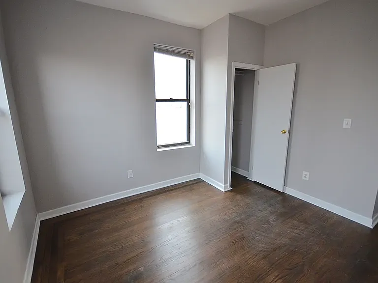 1514 W 8th St #C12 — Photo 3