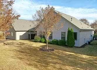 4th image of 607 Castlestone Dr