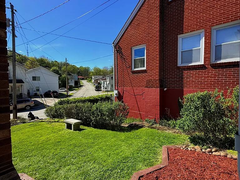 57 Zeller St — Photo 12