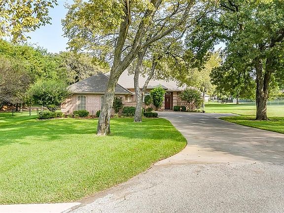 2nd image of 302 Village Creek Ct