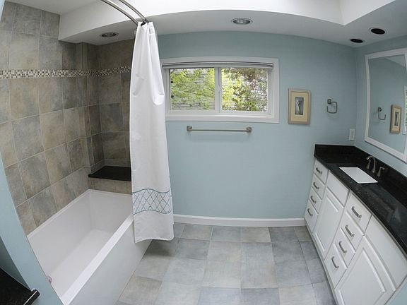 3rd image of 11921 Moss Point Ln