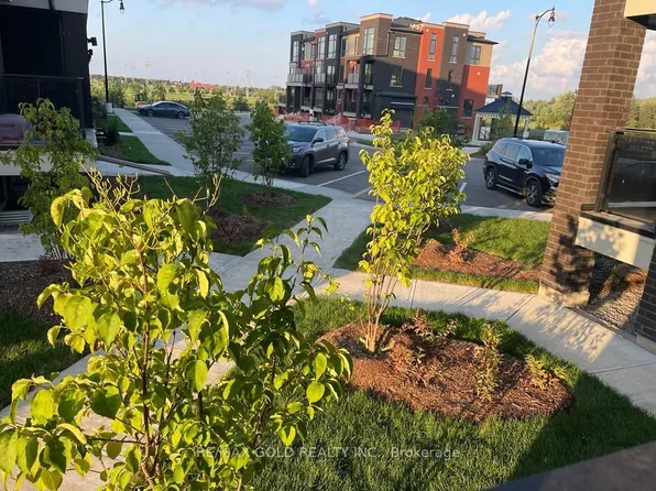175 Veterans Dr #25, Brampton, ON L7A 0T8