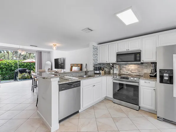 1082 E Jeffery Street, Boca Raton, FL 33487