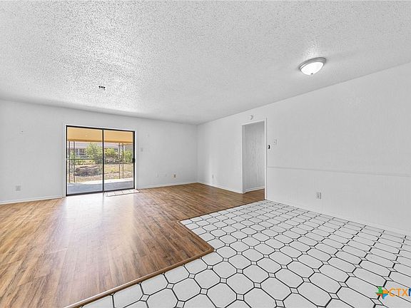 3rd image of 1114 Pecan Ave