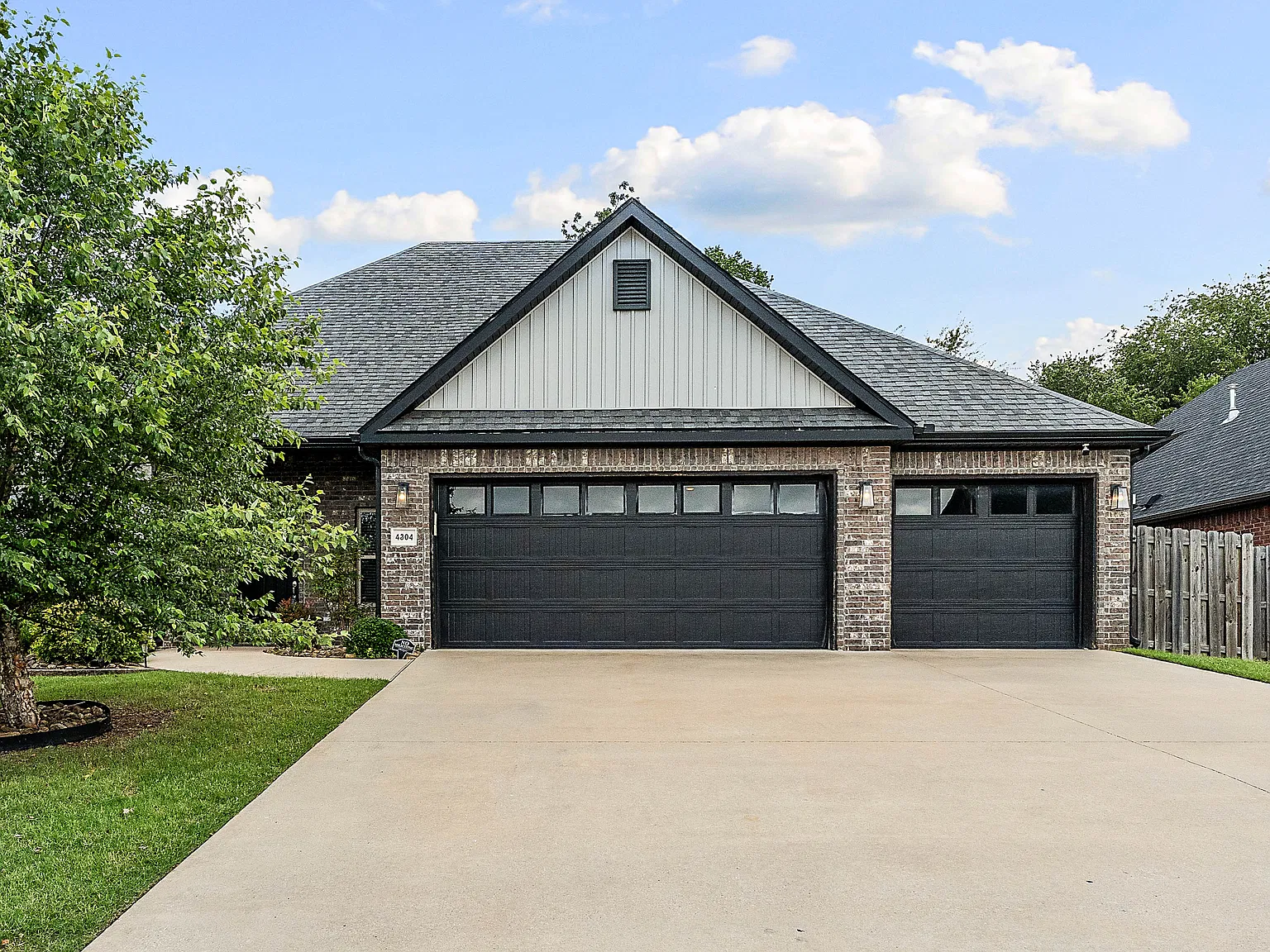 4 bed, 2475 sqft, $3,300 — Photo 1