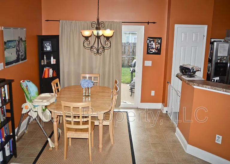 135 Raven Hill Way — Photo 6