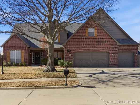 9208 N 103rd East Pl, Owasso, OK 74055