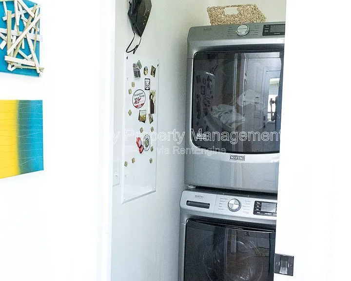 1612 W 55th St — Photo 12