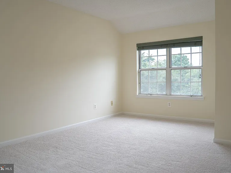 12101 Greenwood Ct #301 — Photo 44